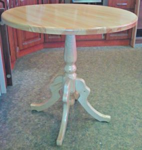 стол обеденный круглый деревянный на одной ноге D70