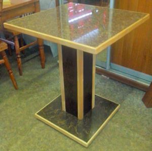 Обеденный стол из керамогранита леопардовый