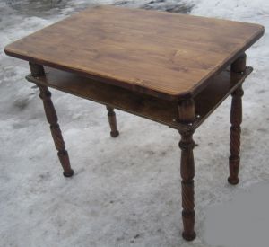Деревянный прямоугольный обеденный стол на 4 деревянных ногах
